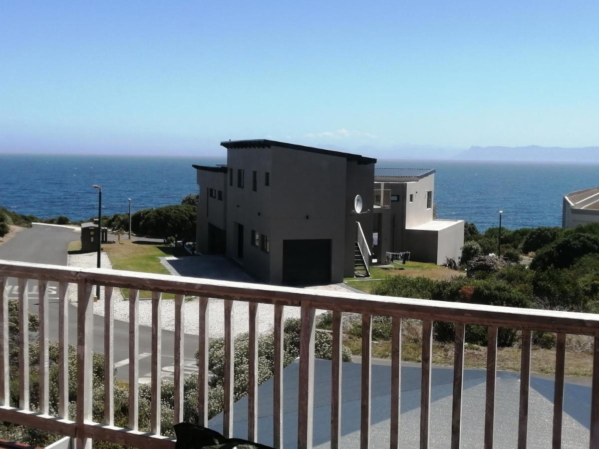 Apartamento Whale Of A Time Gansbaai Exterior foto